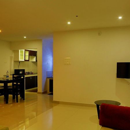Sara Hotels And Apartments Недумбасери Стая снимка