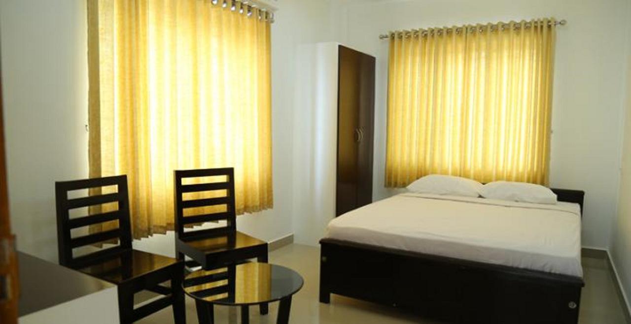 Sara Hotels And Apartments Недумбасери Екстериор снимка