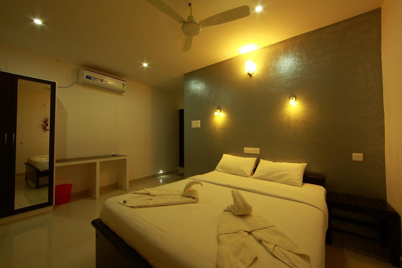 Sara Hotels And Apartments Недумбасери Екстериор снимка